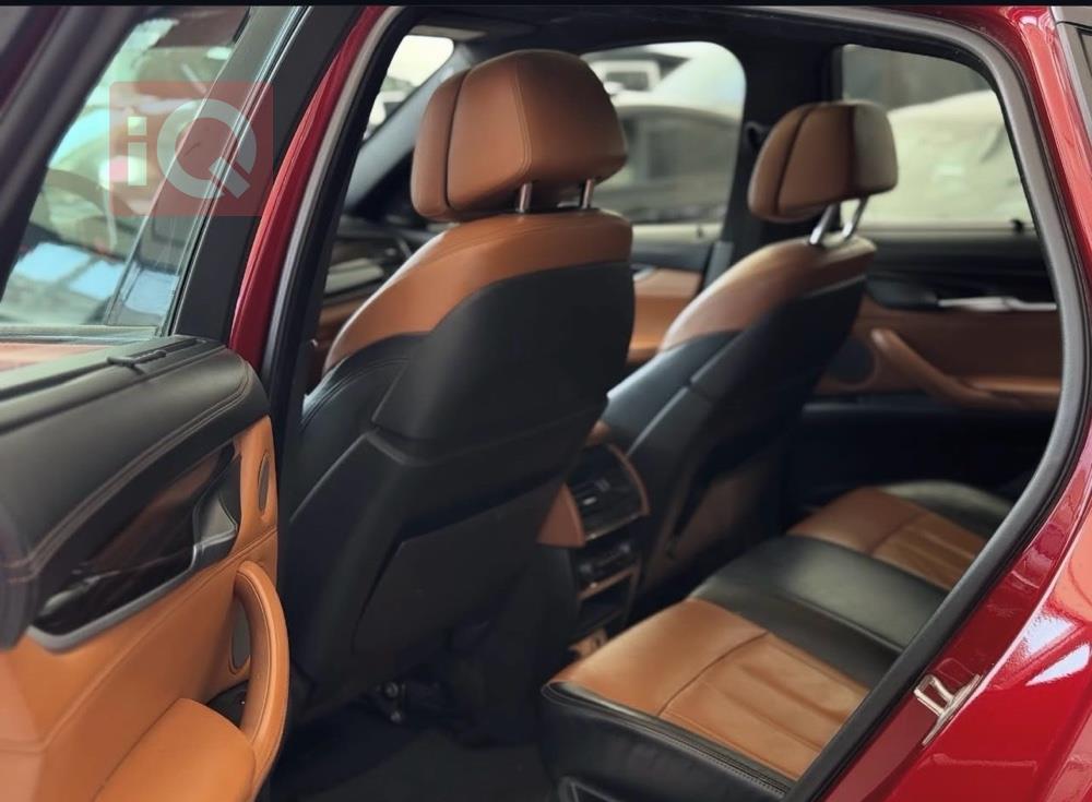 بی ئێم دەبڵیو X6